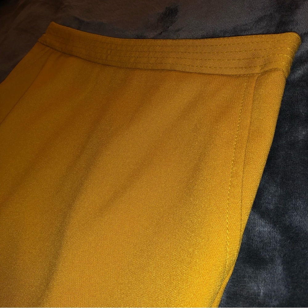 Limited NWT! Mustard Golden Yellow Women’s Zippered Pencil Skirt Sz XS 0P - Picture 4 of 5